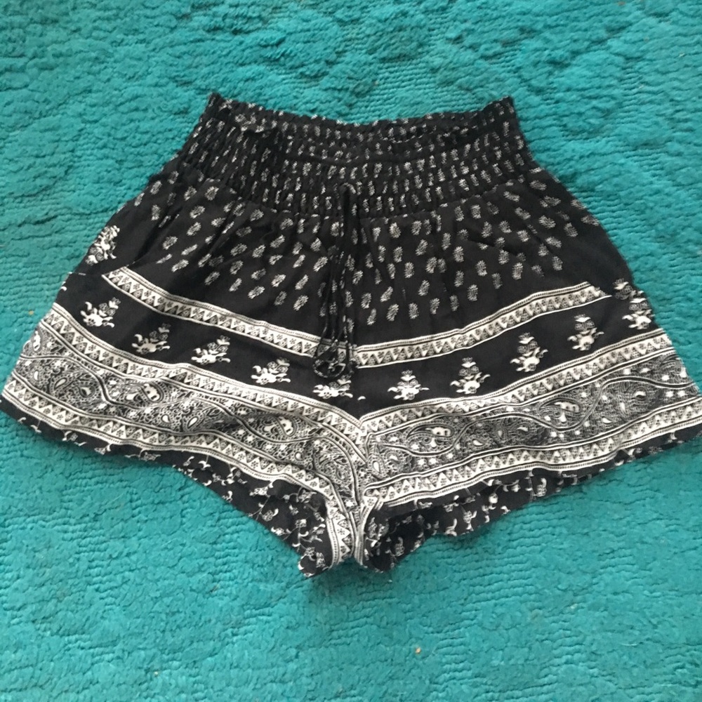 Meraki Festival Shorts Size S